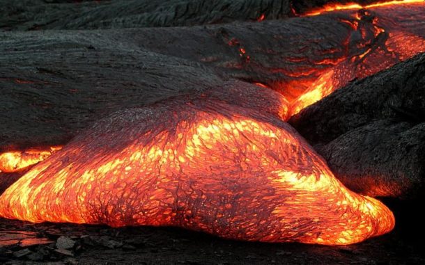 Magma an der Erdoberfläche. (Credits: Hawaii Volcano Observatory (DAS)) Magma an der Erdoberfläche. (Credits: Hawaii Volcano Observatory (DAS))