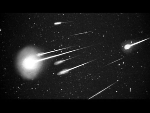 Leoniden-Meteore, fotografiert im Jahr 1999 von der Leonid Multi Instrument Aircraft Campaign. (Credits: NASA / Ames Research Center / ISAS / Shinsuke Abe and Hajime Yano) Leoniden-Meteore, fotografiert im Jahr 1999 von der Leonid Multi Instrument Aircraft Campaign. (Credits: NASA / Ames Research Center / ISAS / Shinsuke Abe and Hajime Yano)