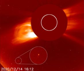 Die LASCO C2 Kamera an Bord des SOHO-Observatoriums fotografierte den Kometen C/2020 X3 (SOHO) (unten links). (Credits: ESA / NASA / SOHO)