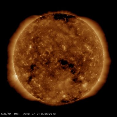 Ultraviolettbild eines koronalen Lochs auf der Sonne, aufgenommen vom Solar Dynamics Observatory (SDO). (Credits: Courtesy of NASA / SDO and the AIA, EVE, and HMI science teams)