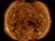 Ultraviolettbild eines koronalen Lochs auf der Sonne, aufgenommen vom Solar Dynamics Observatory (SDO). (Credits: Courtesy of NASA / SDO and the AIA, EVE, and HMI science teams)