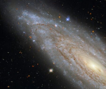 Hubble-Aufnahme der Seyfert-Galaxie NGC 3254. (Credit: ESA / Hubble & NASA, A. Riess et al.) Hubble-Aufnahme der Seyfert-Galaxie NGC 3254. (Credit: ESA / Hubble & NASA, A. Riess et al.)