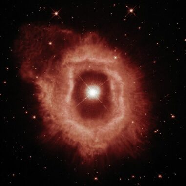 Wasserstoff- und Stickstoffemissionen von AG Carinae und dessen umgebenden Nebel. (Credits: ESA / Hubble and NASA, A. Nota, C. Britt)