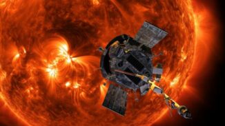 Künstlerische Darstellung der Parker Solar Probe in der Nähe der Sonne. (Credits: NASA / Johns Hopkins APL / Steve Gribben)