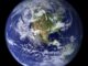 Die Erde, basierend auf Satellitenbeobachtungen. (Credits: NASA Goddard Space Flight Center / Image by Reto Stöckl)