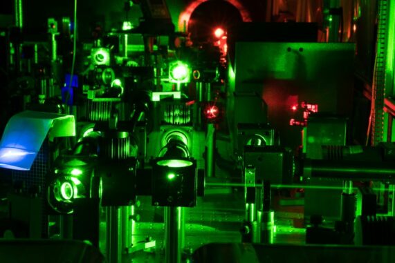 Ein Teil des Aufbaus am ISOLDE-Experiment. (Credits: Caraban Gonzalez, Noemi / CERN) Ein Teil des Aufbaus am ISOLDE-Experiment. (Credits: Caraban Gonzalez, Noemi / CERN)