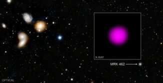 Die Zwerggalaxie Mrk 462 in optischen und infraroten Wellenlängen sowie im Röntgenbereich. (Credits: X-ray: NASA / CXC / Dartmouth Coll. / J. Parker & R. Hickox; Optical / IR: Pan-STARRS)
