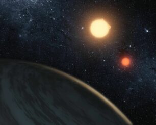 Künstlerische Darstellung des Exoplaneten Kepler-16b, der zwei Sterne umkreist. (Credits: NASA / JPL-Caltech / T. Pyle)