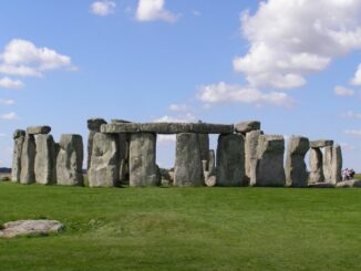 Stonehenge. (Credits: Wikipedia / User: garethwiscombe / CC BY SA 2.0)