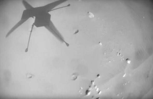 Screenshot aus dem rekordbrechenden Flug des Marshelikopters Ingenuity. (Credits: NASA / JPL-Caltech)