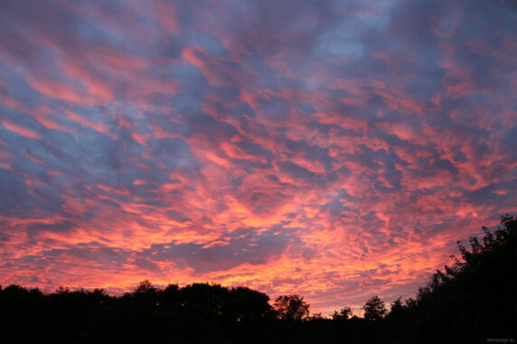 Ein spektakulärer Sonnenuntergang am 2. Abend. (Credits: astropage.eu)
