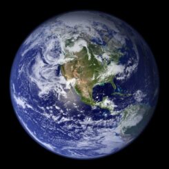 Die Erde. (Credits: NASA's Earth Observatory)