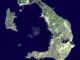 Satellitenaufnahme von Santorin, wo eine der größten Vulkaneruptionen im Holozän stattfand. (Credits: NASA / GSFC / METI / ERSDAC / JAROS, and U.S. / Japan ASTER Science Team)