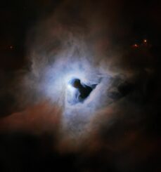 Aufnahme des Reflexionsnebels NGC 1999. (Credits: ESA / Hubble & NASA, ESO, K. Noll)
