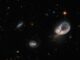 Arp-Madore 417-391, erstellt aus Daten des Weltraumteleskops Hubble und des Victor M. Blanco 4-Meter-Teleskop. (Credits: ESA / Hubble & NASA, Dark Energy Survey / DOE / FNAL / DECam / CTIO / NOIRLab / NSF / AURA, J. Dalcanton)