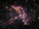 Webb-Aufnahme der Sternentstehungsregion NGC 346 in der Kleinen Magellanschen Wolke (um 90 Grad gegen den Uhrzeigersinn gedreht). (Credits: SCIENCE: NASA, ESA, CSA, Olivia C. Jones (UK ATC), Guido De Marchi (ESTEC), Margaret Meixner (USRA); IMAGE PROCESSING: Alyssa Pagan (STScI), Nolan Habel (USRA), Laura Lenkić (USRA), Laurie E. U. Chu (NASA Ames))