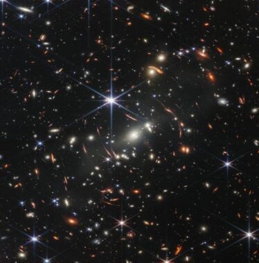 Der Galaxienhaufen SMACS 0723, aufgenommen vom James Webb Space Telescope. (Credits; NASA, ESA, CSA, STScI) Der Galaxienhaufen SMACS 0723, aufgenommen vom James Webb Space Telescope. (Credits; NASA, ESA, CSA, STScI)