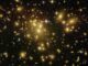 Hubble-Aufnahme des Galaxienhaufens Abell 1689. (Credits: NASA, ESA, L. Bradley (JHU), R. Bouwens (UCSC), H. Ford (JHU), and G. Illingworth (UCSC))