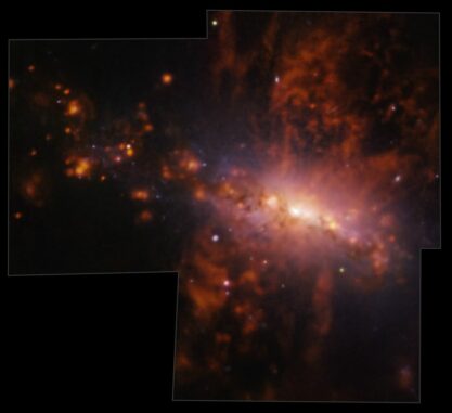 Abgestoßenes Gas in der nahen Galaxie NGC 4383. (Credits: Watts et al, 2024)