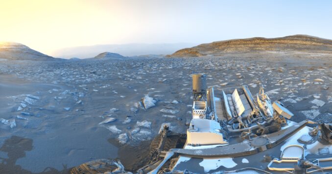 Panoramaaufnahme aus dem Gale-Krater auf dem Mars. (Credits: NASA / JPL-Caltech)